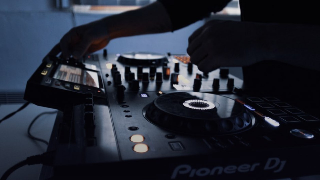 DJ Muls — profile banner